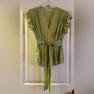 Max Studio Ruffle Cap Sleeve Blouse.  Size Medium.  NWT.